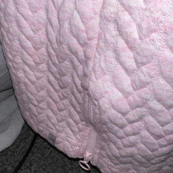 T By Tablots Boat Neck Sparkle Quilted Top - Picture 6 of 9